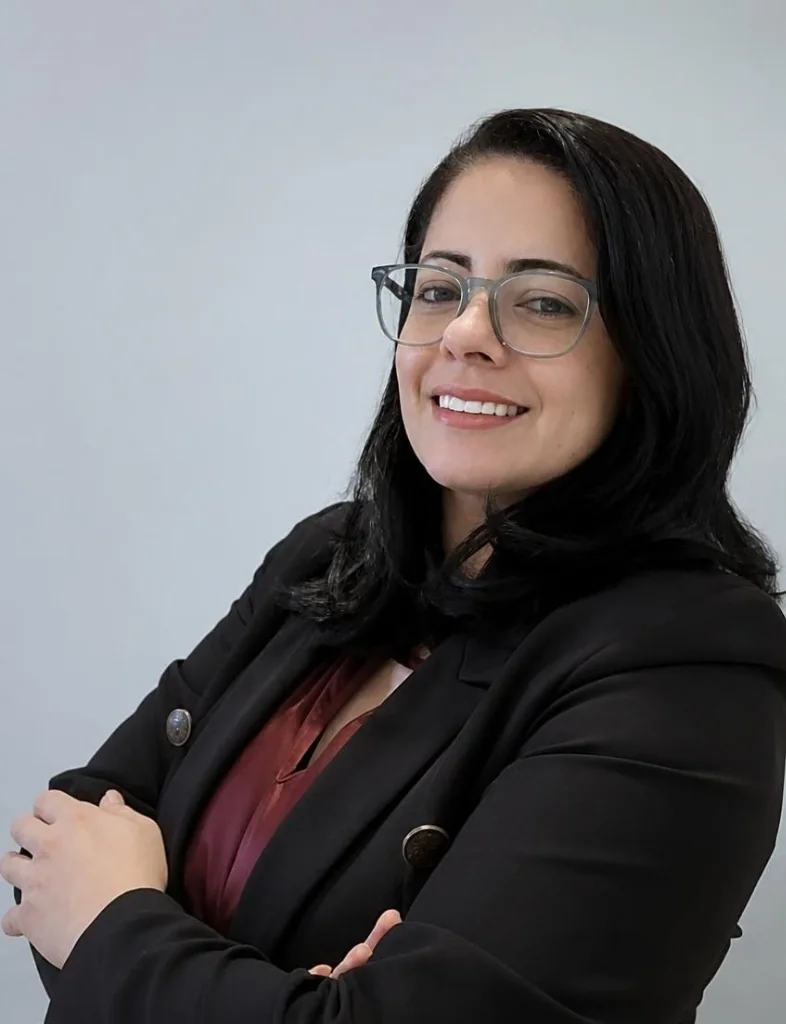 Dra. Adriana F. Santos - Advogada